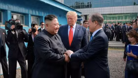 TT Hàn Quốc Moon Jae In: Triều Tiên vẫn sẵn sàng đối thoại với Hoa Kỳ