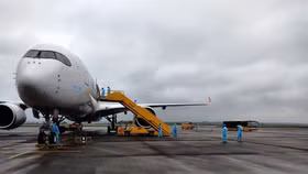 Sân bay Vân Đồn đón 308 kỹ sư Hàn Quốc theo quy trình khép kín ngoài nhà ga