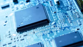 Hoa Kỳ muốn đưa nhà sản xuất chip lớn nhất Trung Quốc vào "danh sách đen"