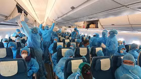 Bộ GTVT yêu cầu tạm dừng bay phi công, tiếp viên vi phạm về phòng chống COVID-19