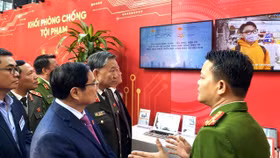 Triển lãm trưng bày về ứng dụng thẻ CCCD gắn chip điện tử