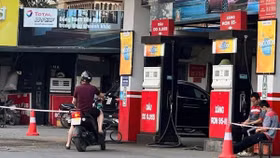 Hà Nội thiếu xăng đầu: Không có tình trạng găm hàng