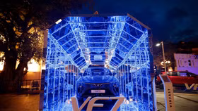 Trải nghiệm một VinFast đậm chất nghệ thuật tại Đại nhạc hội 8Wonder