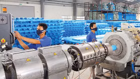 Cổ phiếu liên tục giảm giá, điều gì đang tác động lên BMP?