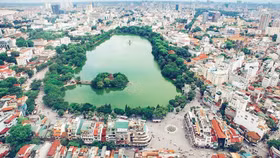 Từ 1/7/2021, cứ mua nhà Hà Nội là có "hộ khẩu Hà Nội"