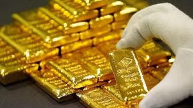 Giá vàng ngày 16/4: Giá vàng trong nước nhẹ trở lại
