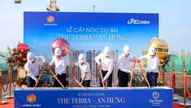 Văn Phú - Invest tổ chức lễ cất nóc dự án The Terra - An Hưng