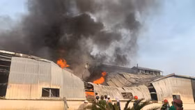 Cháy lớn tại Công ty One One, nhiều công nhân hoảng loạn