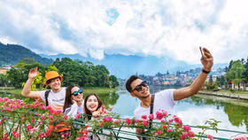 Sa Pa tràn ngập ưu đãi, du khách nô nức check-in giải nhiệt mùa hè