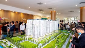 Doanh nghiệp bất động sản “đói” vốn: Miếng mồi ngon cho nhà đầu tư nước ngoài