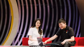 Nghị lực phi thường của chàng trai bại não