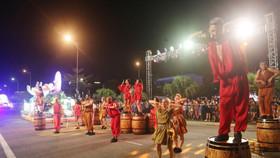 Đà Nẵng: Rực rỡ sắc màu Carnival đường phố Sun Fest