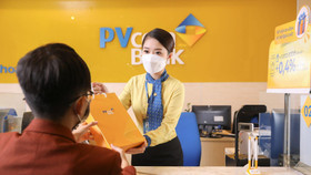 PVcomBank được vinh danh trong Top 500 Doanh nghiệp tăng trưởng nhanh nhất Việt Nam 2022