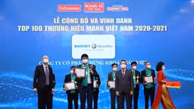 Chứng khoán Bảo Việt vào Top 100 thương hiệu mạnh Việt Nam