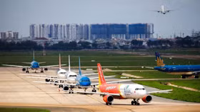 Tạm dừng bay quốc tế về Việt Nam, chờ quy chuẩn cách ly