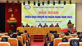 Thủ tướng yêu cầu Ngân hàng Nhà nước tiếp tục kiểm soát lạm phát, ổn định vĩ mô