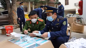 QLTT Lạng Sơn phát hiện phương tiện vận chuyển số lượng lớn kit test Covid-19 có dấu hiệu nhập lậu