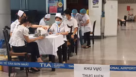 Tối 19/8: Thêm 10.639 ca mắc COVID-19