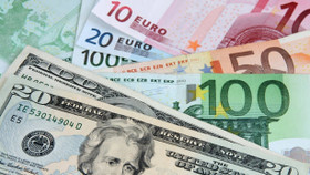 Tỷ giá Euro xuống đáy thấp nhất trong 20 năm so với USD