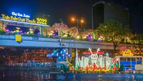 Khai mạc Chợ hoa xuân “trên bến dưới thuyền” năm 2022