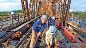 Tổng công ty Đường sắt lại xin gói hỗ trợ khẩn cấp trị giá 800 tỷ đồng