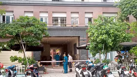 Phong toả chung cư có người nghi mắc Covid-19 tại TP.HCM