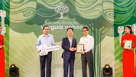 Bầu Hiển tiếp tục hỗ trợ 30 tỷ đồng cho Quỹ “Vì người nghèo”