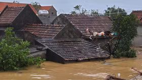 Quảng Bình: 100.000 ngôi nhà bị ngập sâu trong lũ