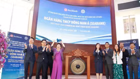 Hơn 1,2 tỷ cổ phiếu SeABank chào sàn HoSE, vốn hóa vượt 1 tỷ USD sau phiên ATO