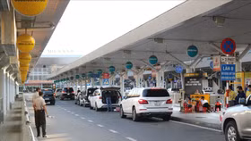 Sân bay quốc tế Tân Sơn Nhất sẽ mở thêm làm đón trả khách cho taxi công nghệ
