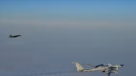 F-22 Raptor Mỹ và CF-18 Canada chặn Tu-142 Nga ở phía bắc Alaska