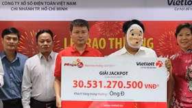 13 tỷ phú nhờ xổ số... “triệu đô”