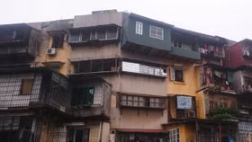 Hà Nội chỉ đạo khẩn trương di dời người dân khỏi chung cư cũ nguy hiểm Tập thể Bộ Tư pháp