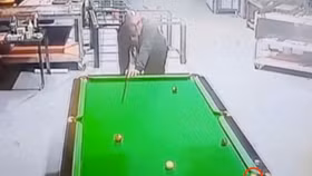 Sững sờ trước đường cơ “độc nhất vô nhị” của chính mình