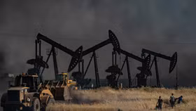 TT Donald Trump “tăm tia” mỏ dầu của Syria