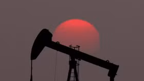 Giá dầu tăng sau nghi ngờ hai tàu chở dầu bị tấn công