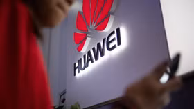 Giám đốc ngân sách Nhà Trắng tìm cách trì hoãn lệnh cấm đối với Huawei
