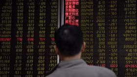 Thị trường tuột dốc sau khi TT Trump "đe doạ" tăng mạnh thuế quan của Trung Quốc