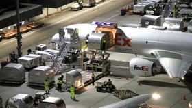 Trung Quốc nghi ngờ FedEx phá luật khi cố tình từ chối các lô hàng Huawei