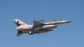 Lực lượng phòng không Syria đánh chặn tên lửa Israel