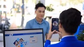 Nhà mạng tiếp tục hỗ trợ khách hàng chuẩn hóa thông tin để tránh bị khóa 2 chiều vào ngày 15/4