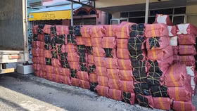 Bắt giữ vụ vận chuyển lượng lớn thuốc lá nhập lậu ở Kiên Giang