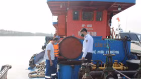 Tăng cường đấu tranh chống buôn lậu và gian lận thương mại xăng dầu