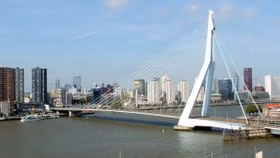 Sẽ xây băng chuyền, thang máy cho cầu đi bộ qua sông Sài Gòn