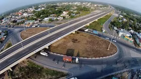TP. HCM muốn lấy đất trong hành lang an toàn cao tốc đi Dầu Giây để xây đường kết nối đô thị