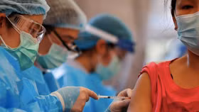 TP.HCM đặt mục tiêu tiêm vaccine cho 2/3 người dân của thành phố trong năm 2021