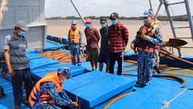 Thu giữ số lượng cực lớn dầu DO không rõ nguồn gốc trên vùng biển Côn Đảo