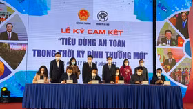 Masan cùng các doanh nghiệp ký cam kết “Tiêu dùng an toàn trong thời kỳ bình thường mới”