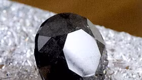 “Korloff Noir” - Bí ẩn viên kim cương đen 88 mặt cắt độc nhất thế giới