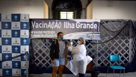 Brazil báo cáo 43.033 trường hợp nhiễm Covid-19, 990 trường hợp tử vong chỉ trong 24 giờ